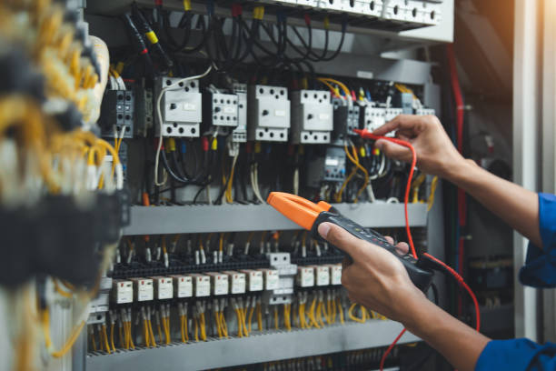 Best Affordable Emergency Electrician  in Beechwood, MS